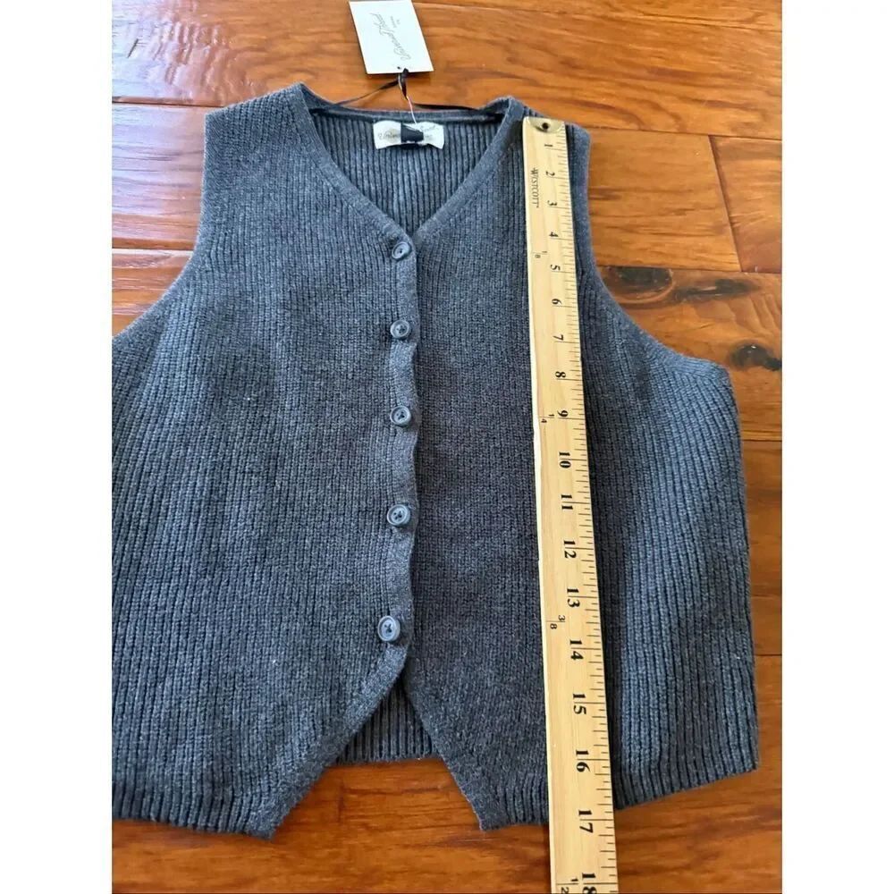 NWT Universal Thread Ribbed Knit Button-Front Sweater Vest – Size Small - Picture 6 of 10